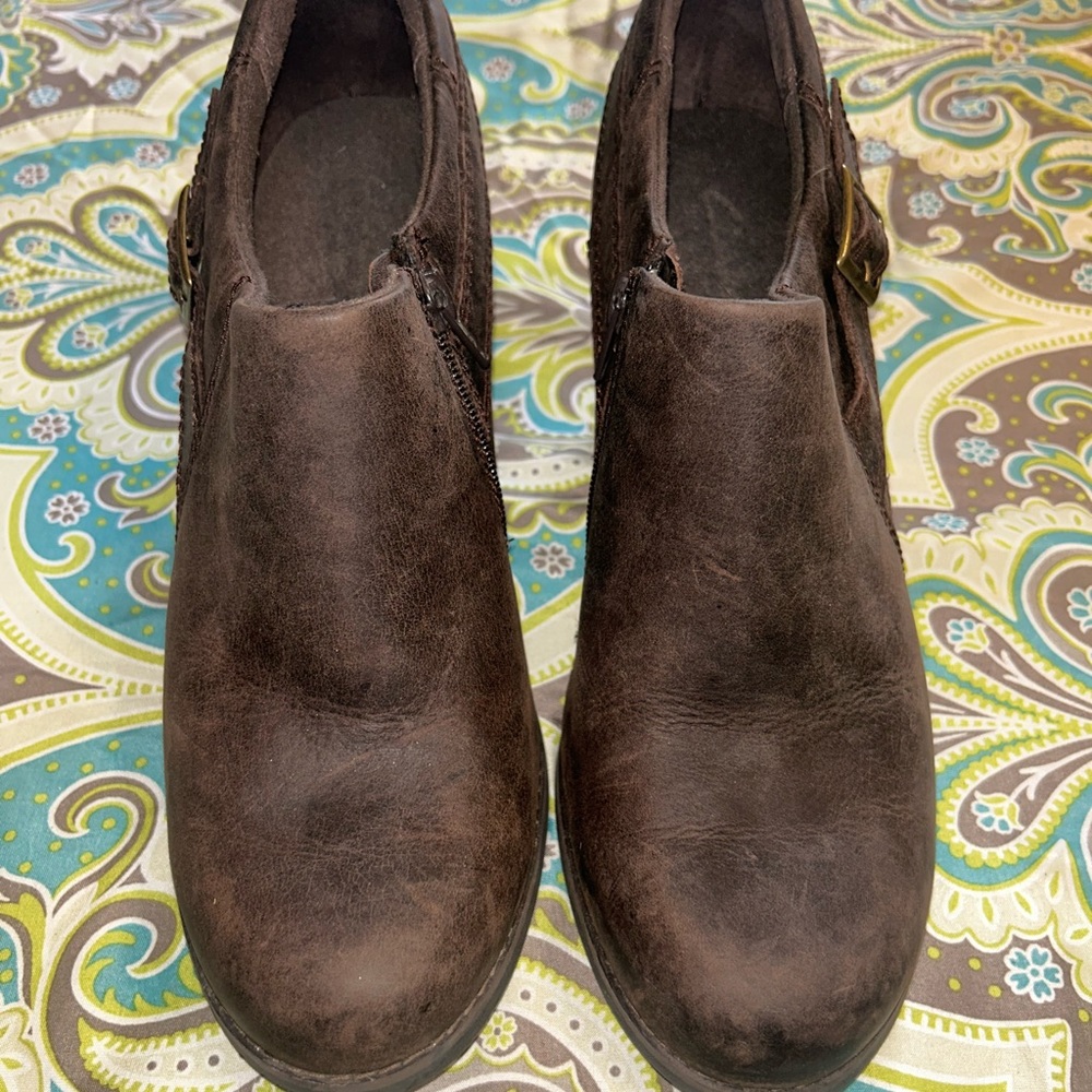 Clarks Booties - Picture 2 of 3